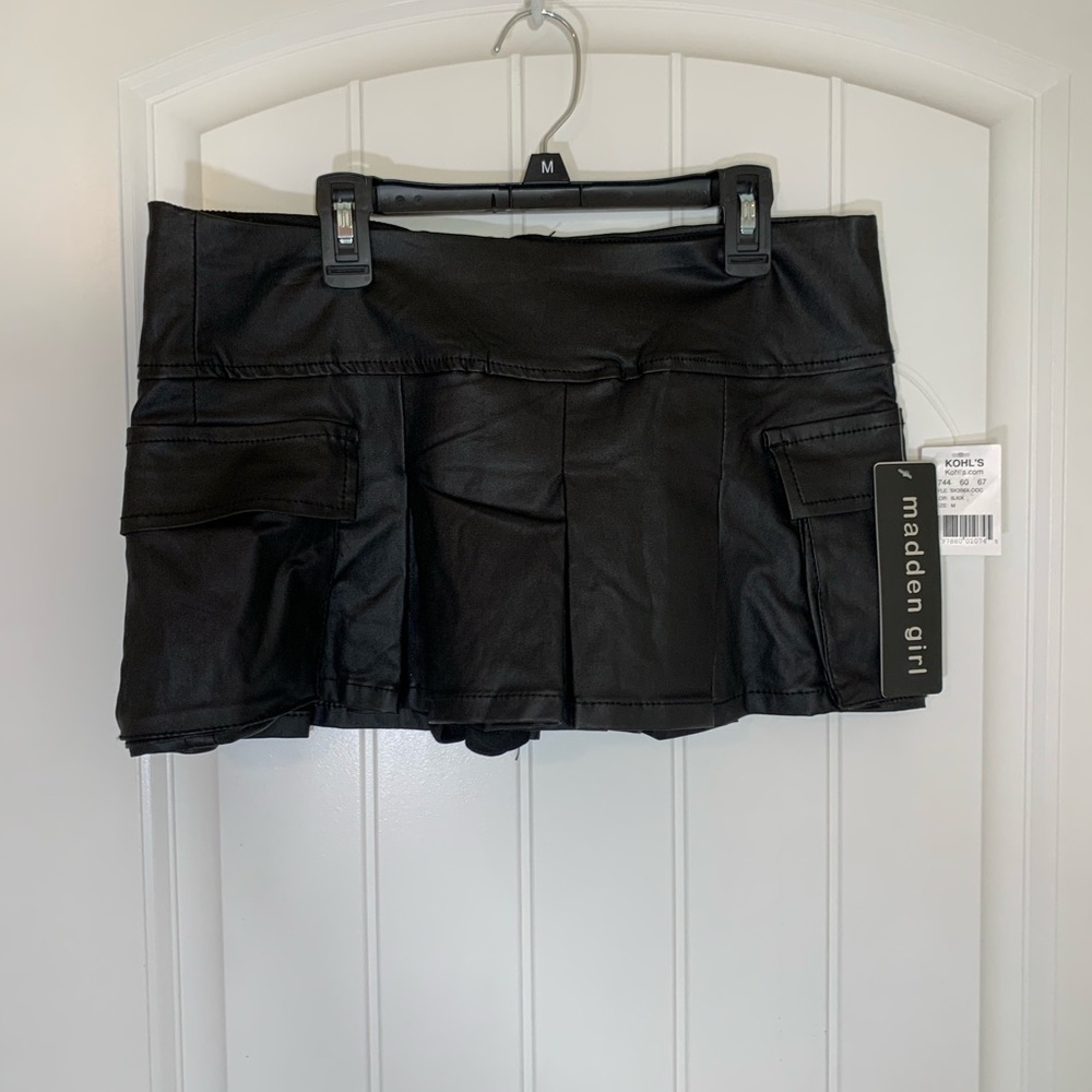 Madden Girl Black Pocketed Skirt w/shorts attached